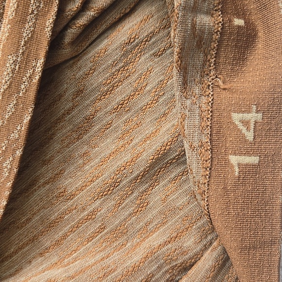 NWT Lululemon Swiftly Tech Tank 2.0 Water Surface Copper Brown/Bold Beige 14 - Picture 14 of 14